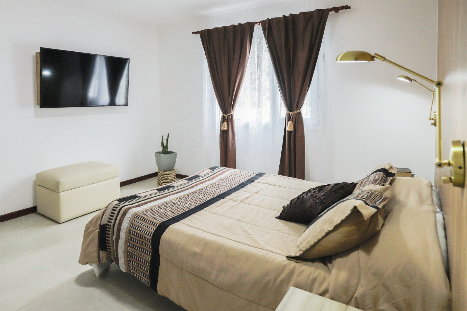 Vivienda Familiar DR AV